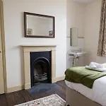 Holiday home Grand Victorian House Sleeps 12 Near North Bay