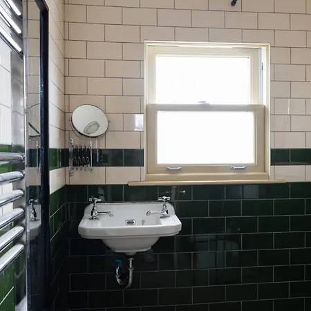 Grand Victorian House Sleeps 12 Near North Bay Tatil Evi