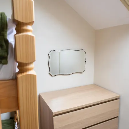 Grand Victorian House Sleeps 12 Near North Bay