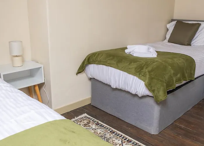 Grand Victorian House Sleeps 12 Near North Bay Hébergement de vacances Scarborough