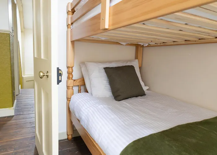 Grand Victorian House Sleeps 12 Near North Bay Scarborough