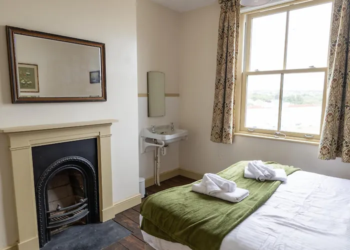 Grand Victorian House Sleeps 12 Near North Bay Hébergement de vacances Scarborough