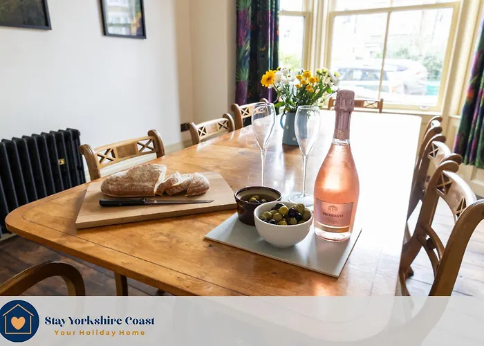 Grand Victorian House Sleeps 12 Near North Bay Scarborough