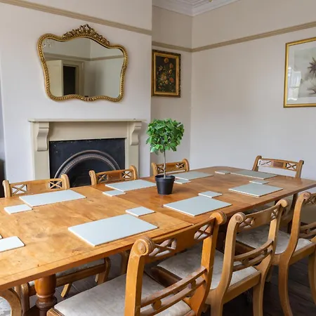 Grand Victorian House Sleeps 12 Near North Bay 펜션