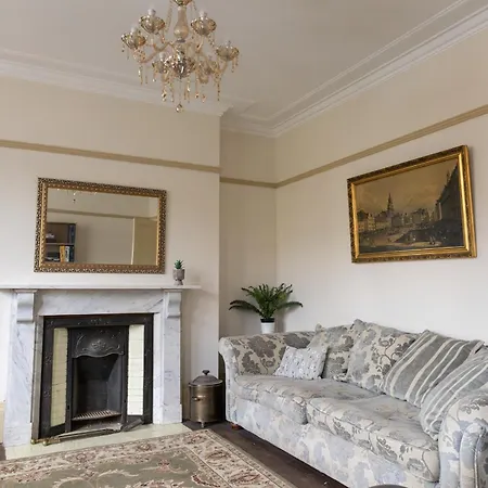 Grand Victorian House Sleeps 12 Near North Bay 스카버러