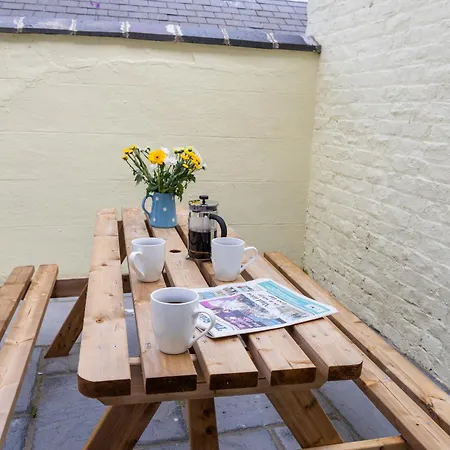 Grand Victorian House Sleeps 12 Near North Bay 펜션